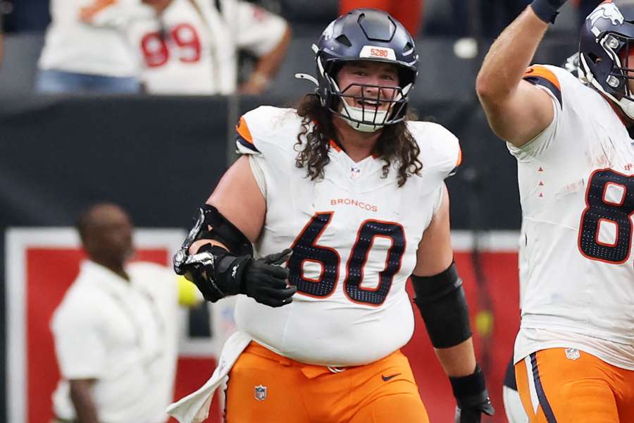 Broncos C Luke Wattenberg celebrates a touchdown (2025)