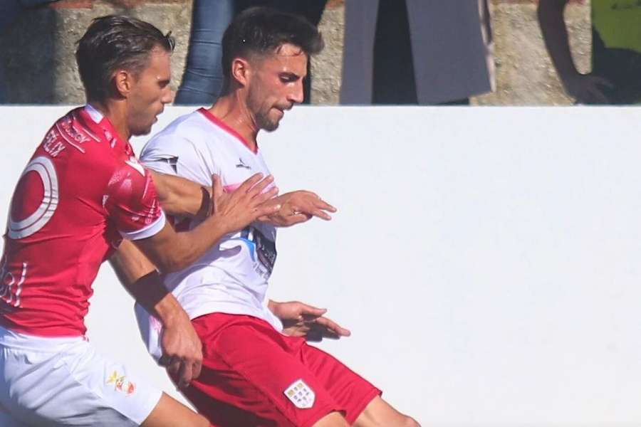 Atouguiense-Bidoeirense foi adiado devido ao incidente com a equipa de arbitragem Atouguiense-Bidoeirense foi adiado devido ao incidente com a equipa de arbitragem