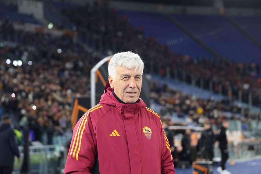 Roma manager Gasperini on the touchline