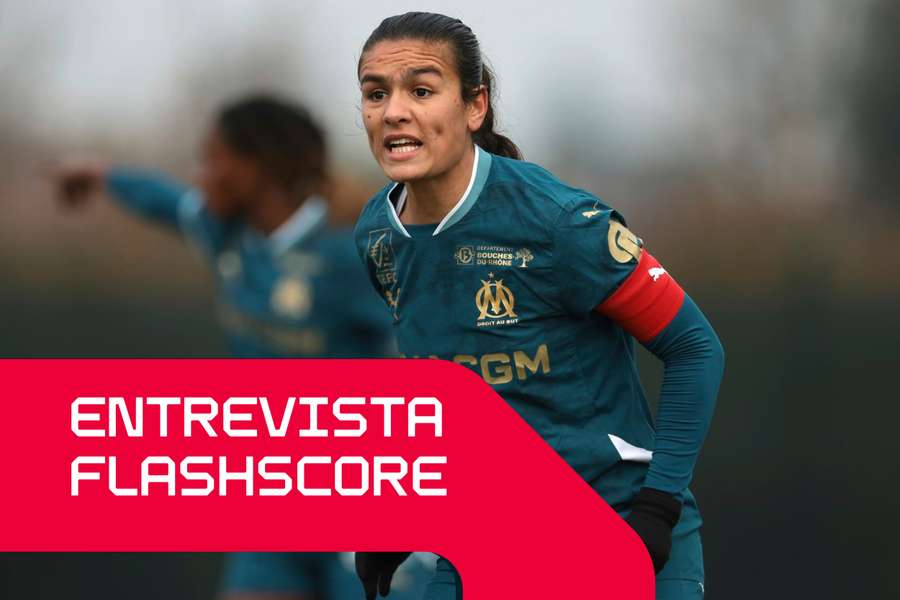 Roselène Khezami com a braçadeira do Marselha
