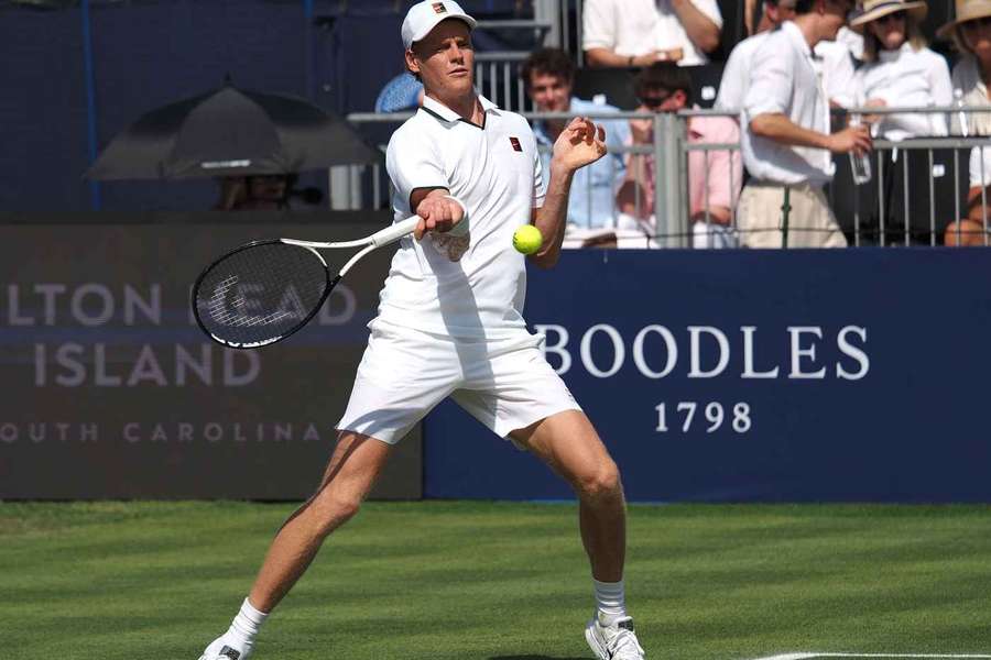 Jannik Sinner a câştigat un meci demonstrativ împotriva lui Cameron Norrie înainte de Wimbledon