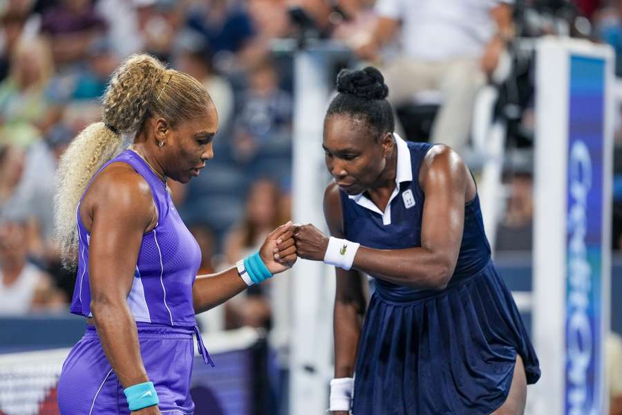 Turniej WTA w Cincinnati - siostry Williams odpadły w 1. rundzie debla Turniej WTA w Cincinnati - siostry Williams odpadły w 1. rundzie debla