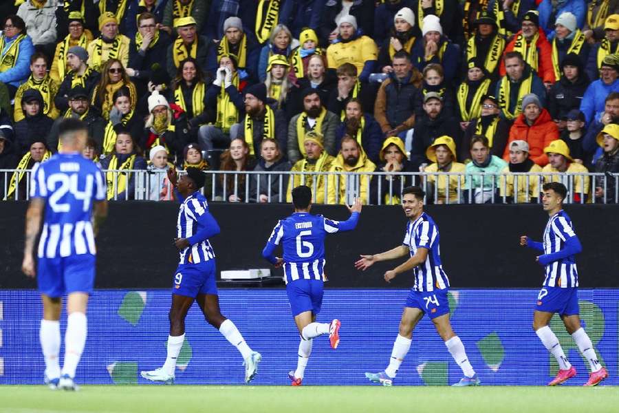 Porto celebrate taking the lead