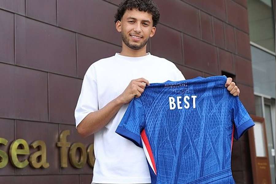 CONFIRMED: Chelsea announce Best signing