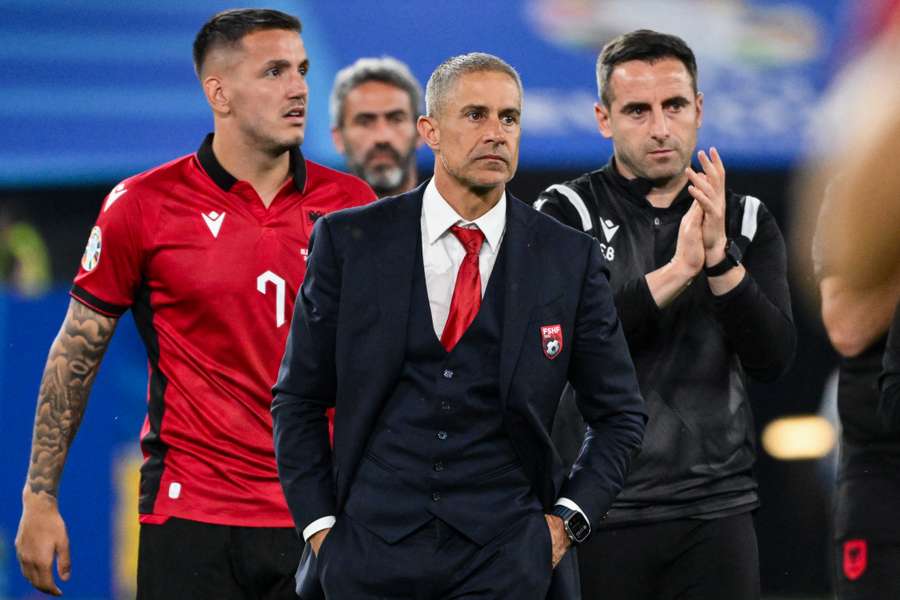 Sylvinho no Campeonato da Europa pela Albânia