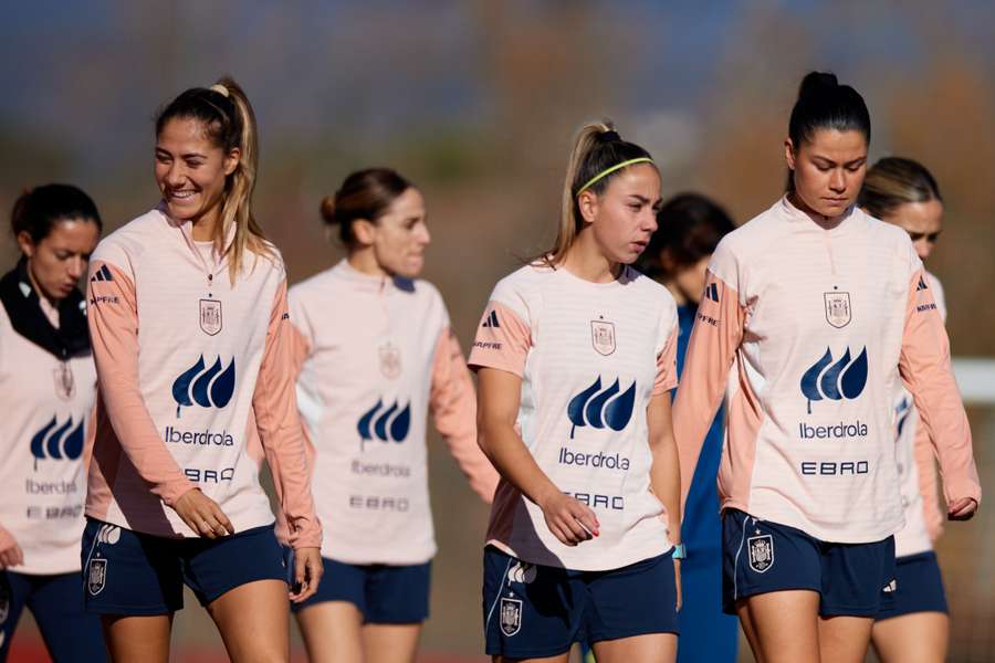 Las internacionales españolas, concentradas y de buen humor a dos días de jugarse el título de la Nations