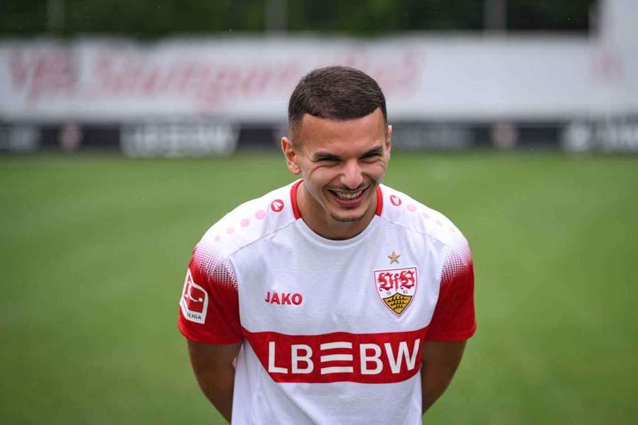 Bouanani joins Rangers on season-long loan from Stuttgart Bouanani joins Rangers on season-long loan from Stuttgart