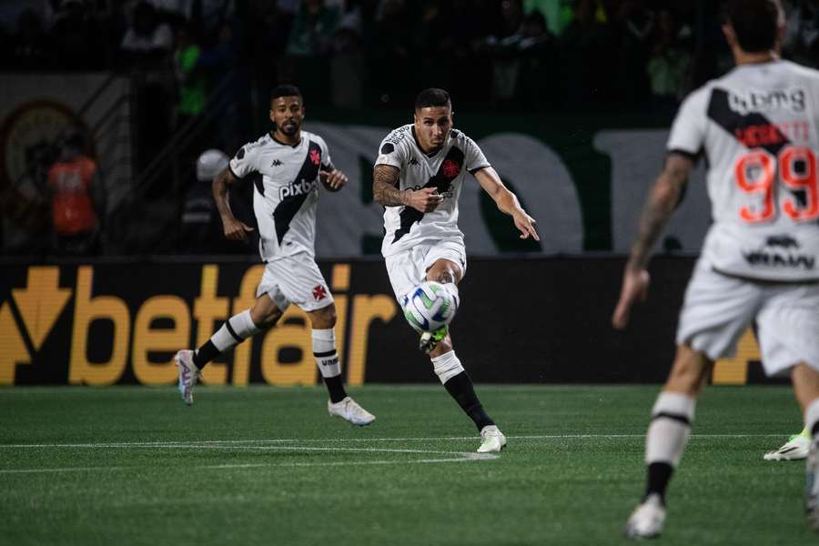 O VAR causou mais uma polêmica no Allianz Parque