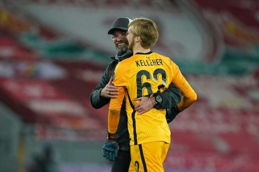 Klopp, treinador do Liverpool, com Kelleher