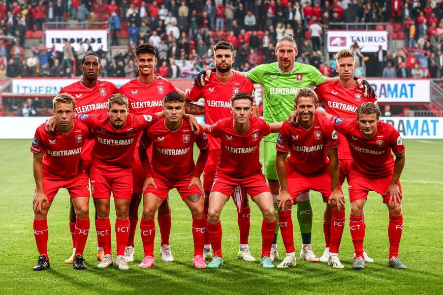 FC Twente voor aanvang van de heenwedstrijd tegen Hammarby IF in de Grolsch Veste