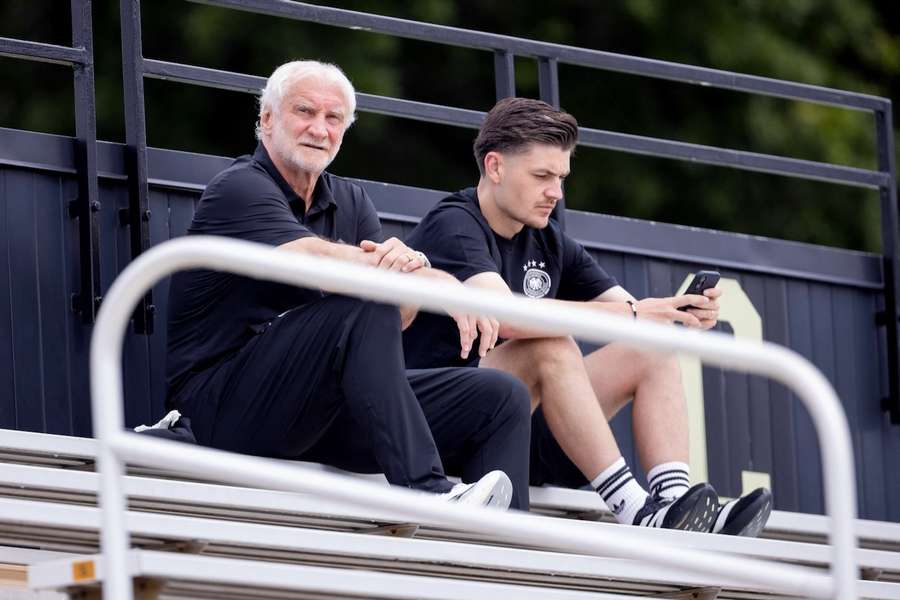 Die Zukunft von Rudi Völler ist nach dem Rücktritt von Julian Nagelsmann offen. Die Zukunft von Rudi Völler ist nach dem Rücktritt von Julian Nagelsmann offen.