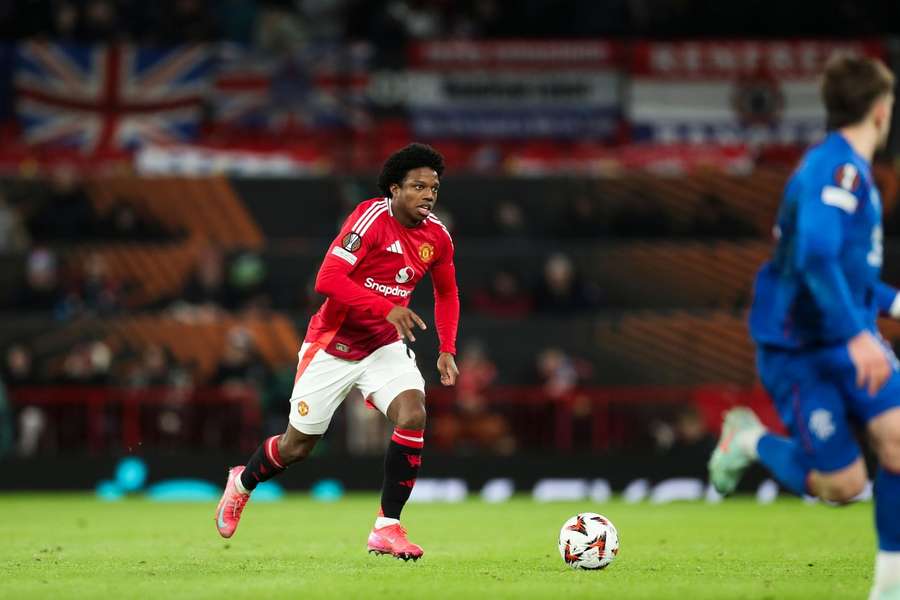 Malacia troca o Manchester United pelo Benfica, por empréstimo