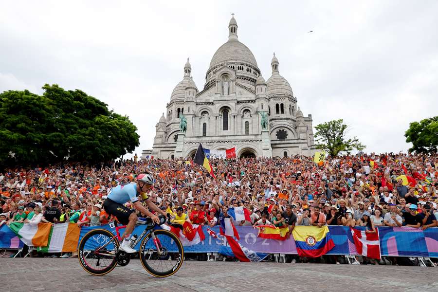 París vuelve a vestirse de fiesta para recibir al Tour en Montmartre, como en los JJOO