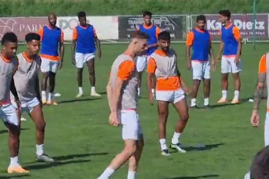Jordan Henderson a treinar com o Al Ettifaq