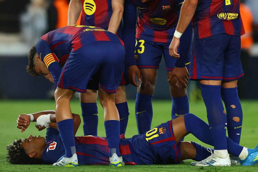 Lamine Yamal se blesse en marquant un penalty contre le Celta