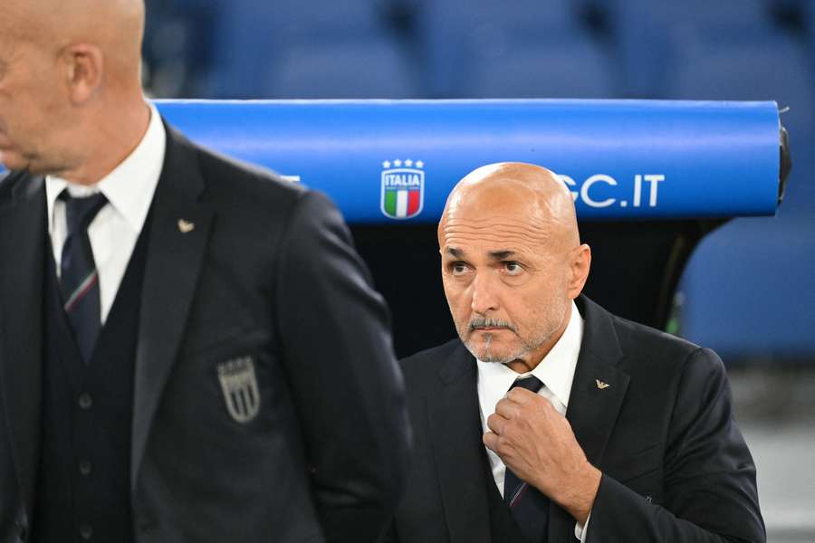 Luciano Spalletti in panchina contro il Belgio 