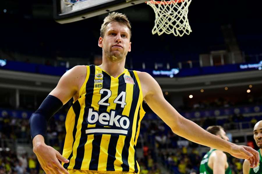 Basketbalistou roku se po pěti letech stal Veselý, mezi ženami zvítězila Reisingerová
