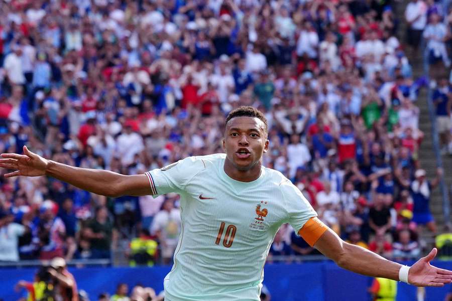Kylian Mbappé, un Mondiale da record dopo una stagione altalenante Kylian Mbappé, un Mondiale da record dopo una stagione altalenante