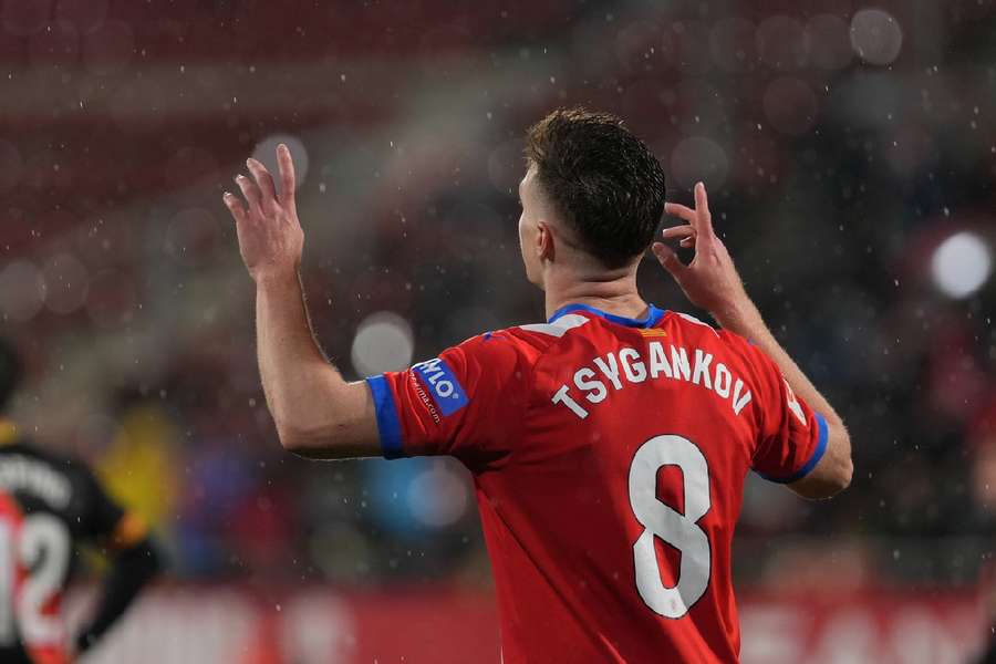Tsygankov celebrates his goal