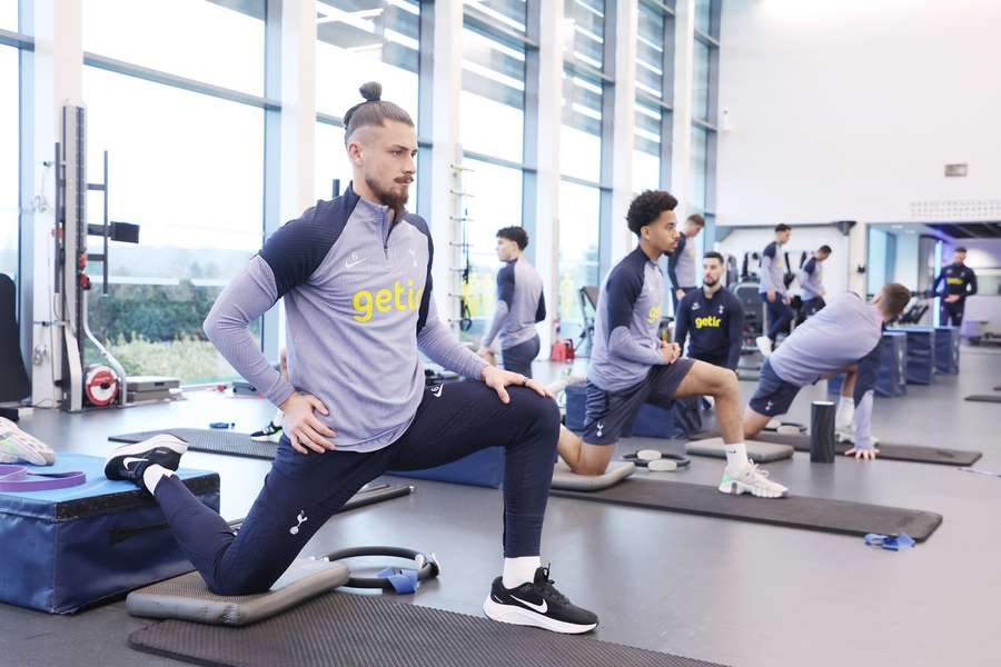 Radu Drăgușin la primul antrenament cu Tottenham Hotspur