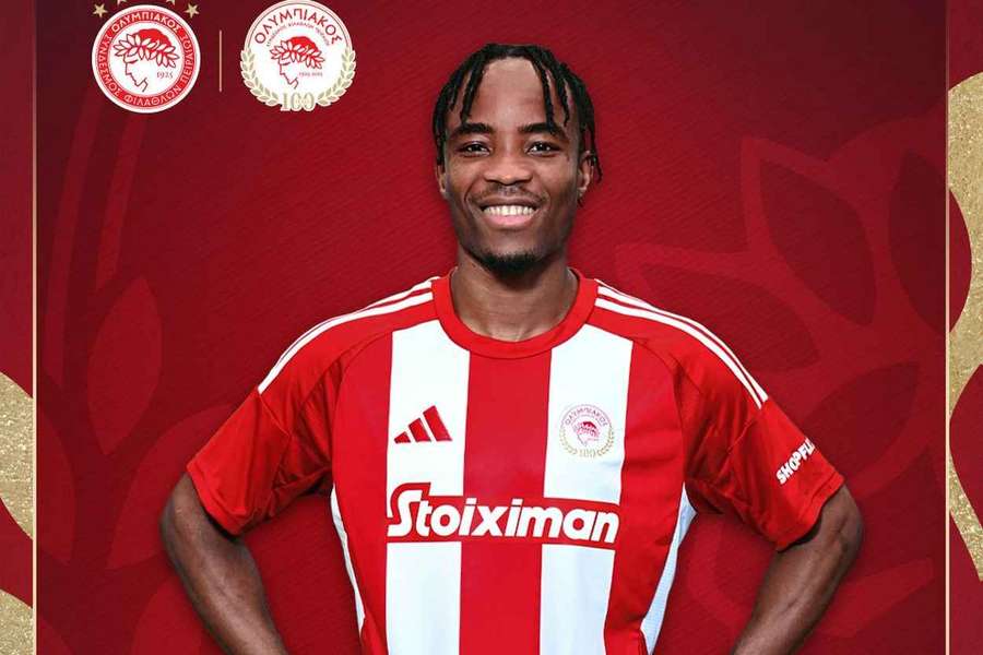 Bruno Onyemaechi por três épocas e meia com o Olympiacos