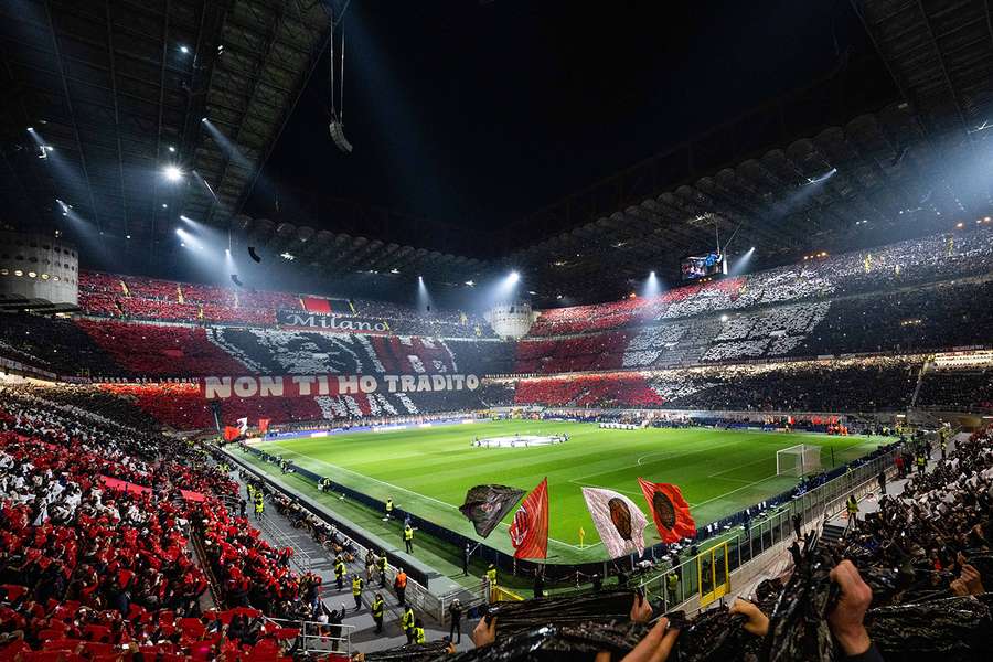 O AC Milan vai deixar o mítico San Siro