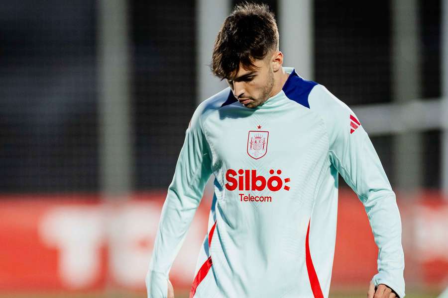 Raúl Asencio, durante su primer entrenamiento con la selección absoluta