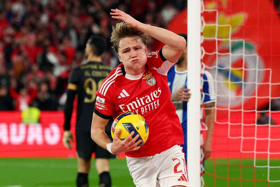 Andreas Schjelderup, extremo de 21 anos do Benfica
