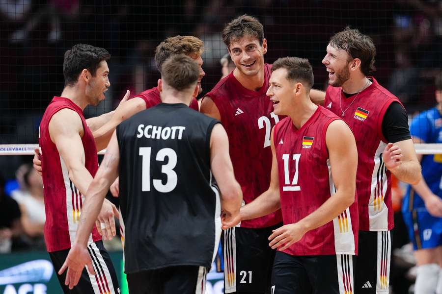 Die deutsche Mannschaft musste sich nach einem XXL-Satz geschlagen geben. Die deutsche Mannschaft musste sich nach einem XXL-Satz geschlagen geben.