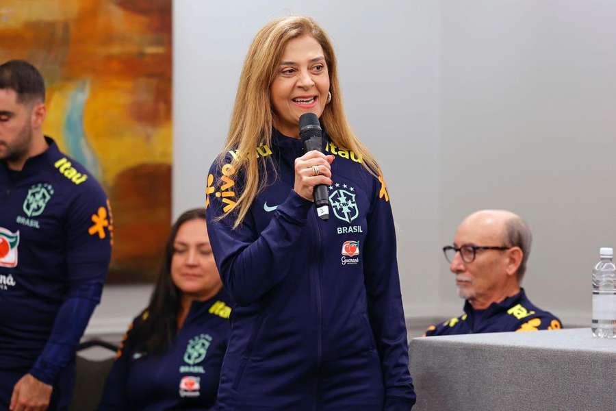 Leila Pereira é a primeira mulher a chefiar uma delegação da seleção brasileira