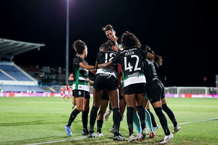 Jogadoras do Sporting celebram reviravolta