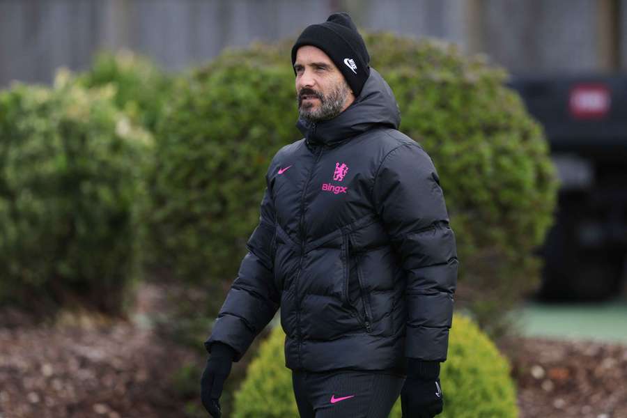 Chelsea manager Enzo Maresca during training