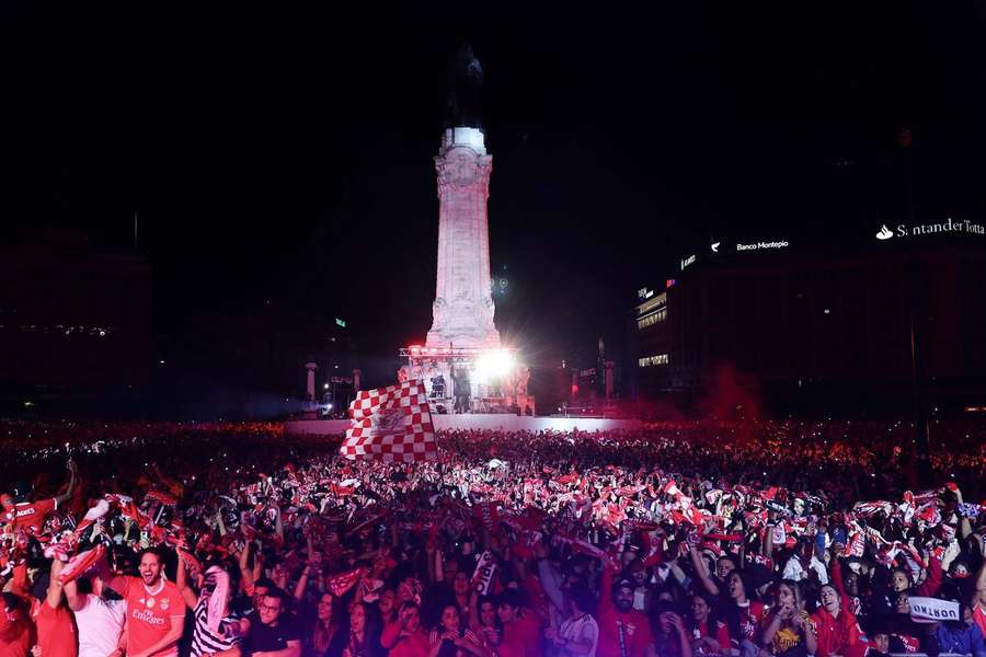 Festejos do Benfica na Praça Marquês de Pombal, em Lisboa