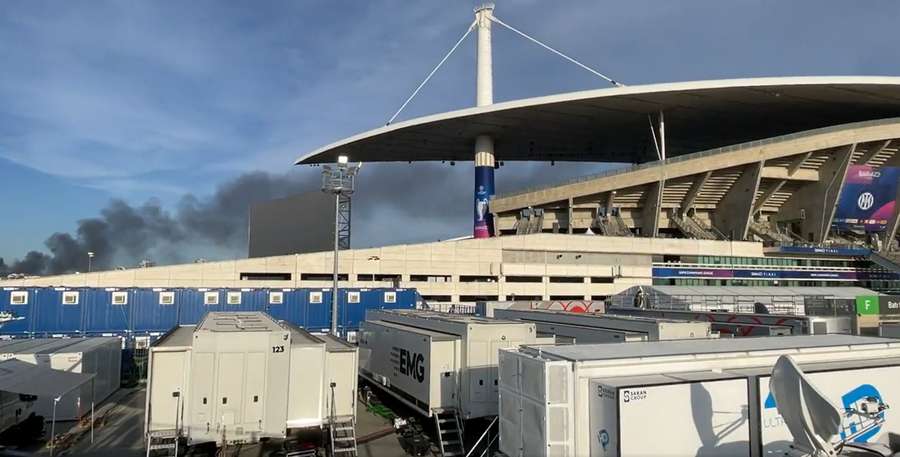 Fumaça foi vista nos arredores do estádio de City x Inter