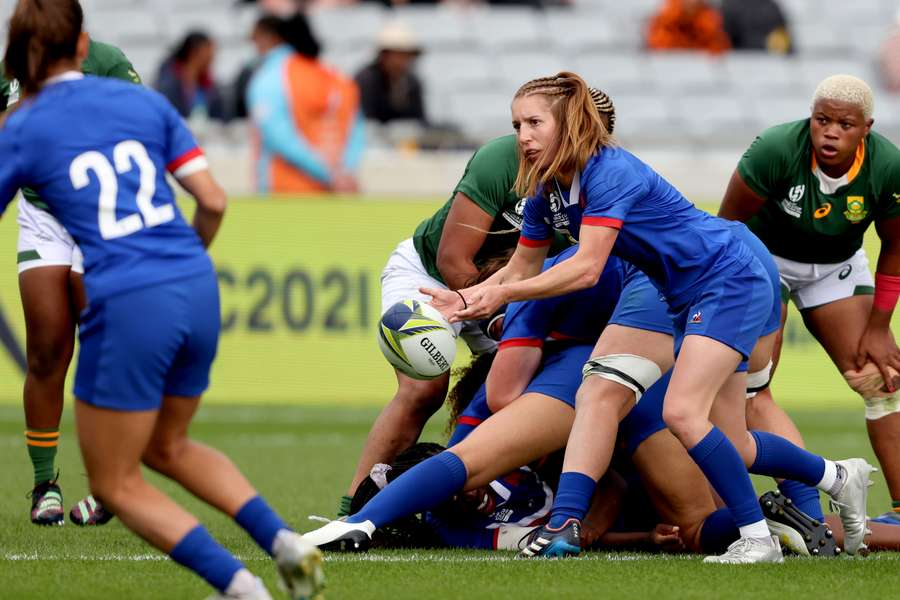 France's Pauline Bourdon passes the ball against South Africa