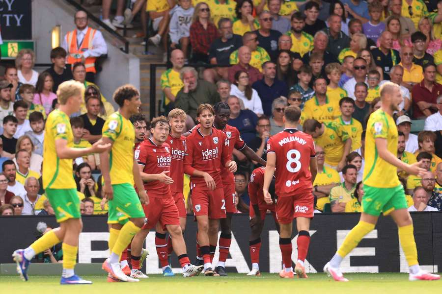 Aune Heggebo, atacantul lui West Bromwich, suspendat două meciuri după un gol marcat cu mâna Aune Heggebo, atacantul lui West Bromwich, suspendat două meciuri după un gol marcat cu mâna