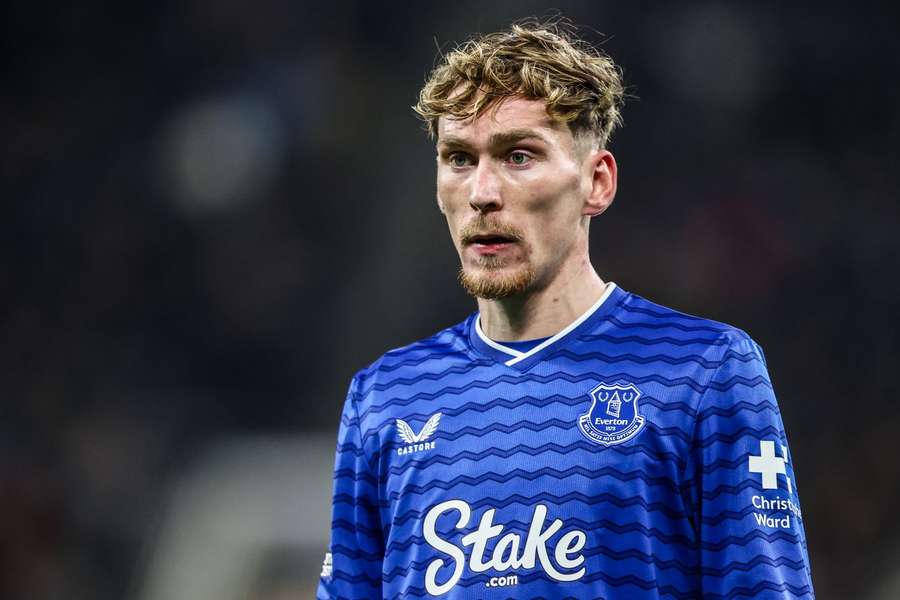 Man United consider shock James Garner return amid January midfield plans