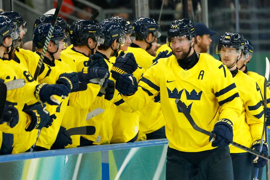 Sweden players celebrate during win over Italy