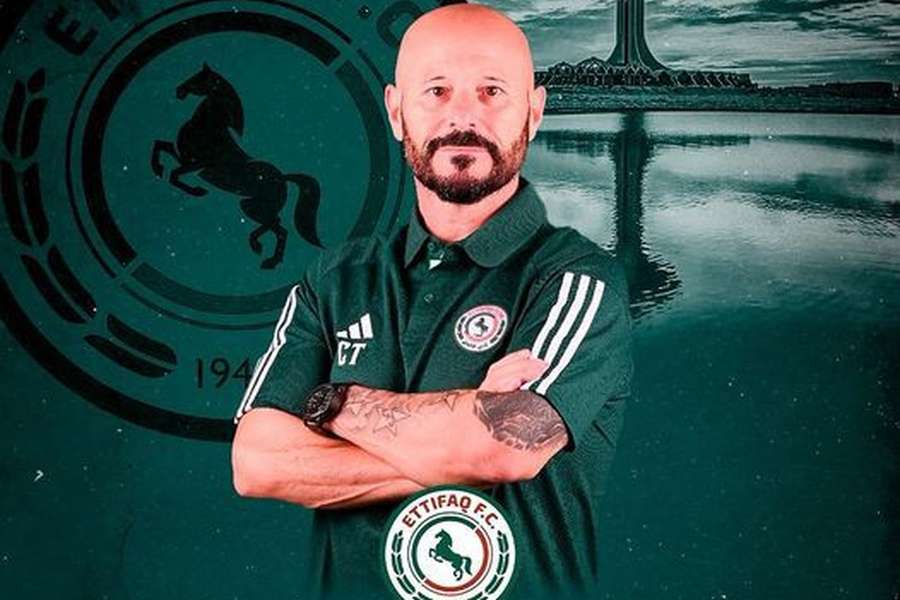 Carlos Teixeira apresentado no Al Ettifaq