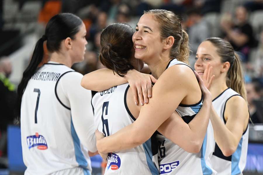 Slovenky sa tešili z priameho postupu.