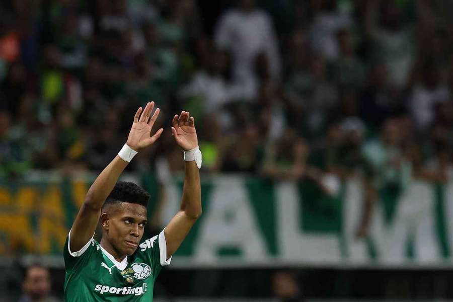 Estêvão joga últimos minutos pelo Palmeiras antes de se juntar ao Chelsea