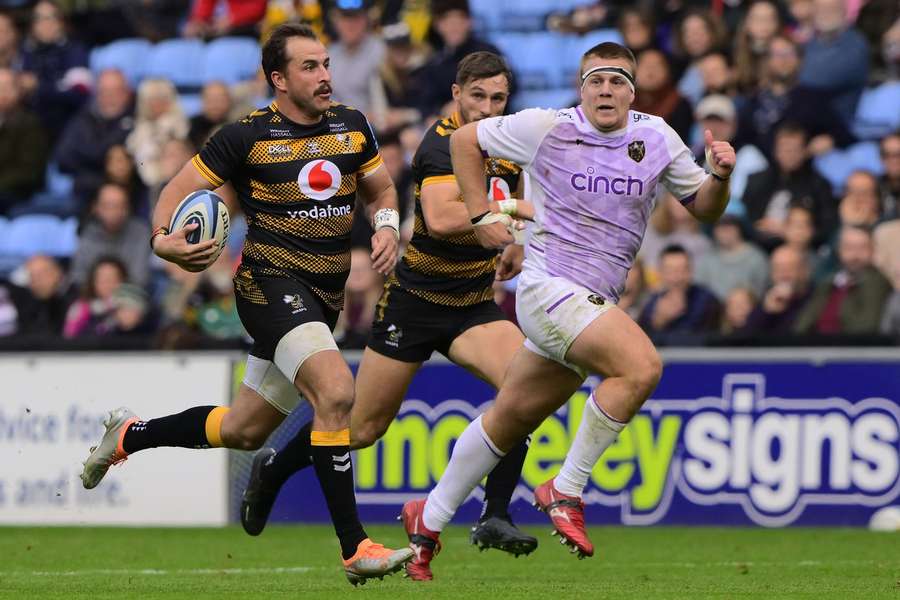 Burger Odendaal of Wasps on the break during the Gallagher Premiership match between Wasps and Northampton Saints