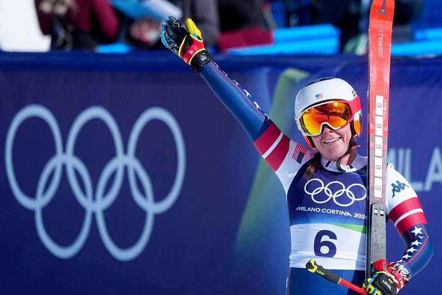 Breezy Johnson jubelt über Gold in der Abfahrt