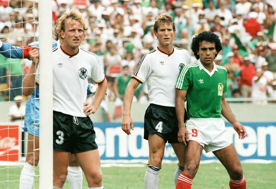 Hugo Sánchez, durante un partido entre México y Alemania en el Mundial de 1986 Hugo Sánchez, durante un partido entre México y Alemania en el Mundial de 1986