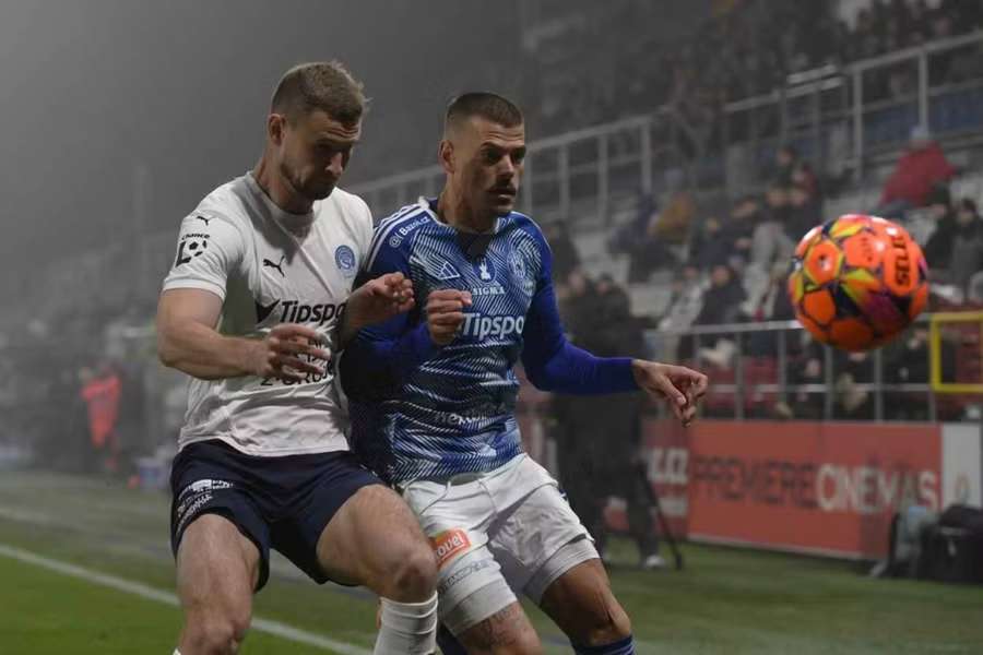 Ani Filip Vaško (vľavo) nezabránil prehre Slovácka.