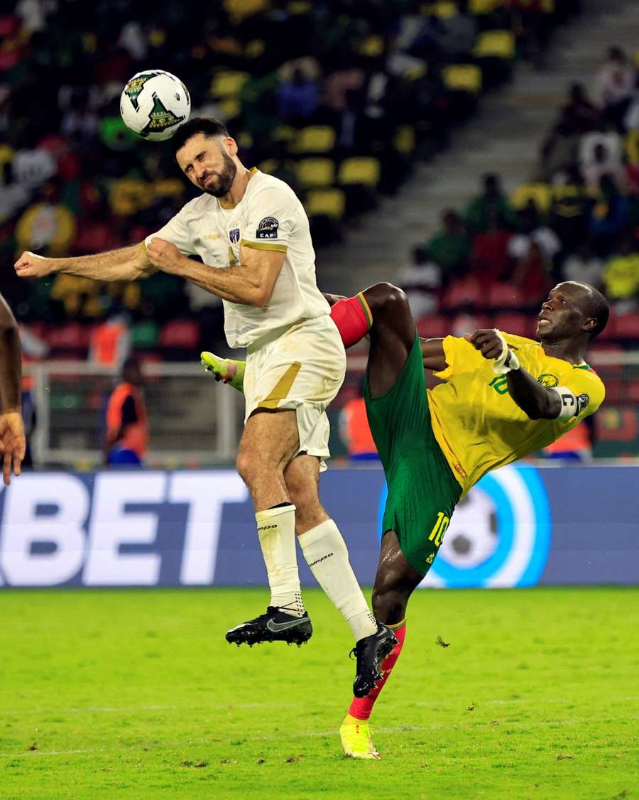 Roberto Lopes im Einsatz in der WM-Qualifikation für Kap Verde Roberto Lopes im Einsatz in der WM-Qualifikation für Kap Verde
