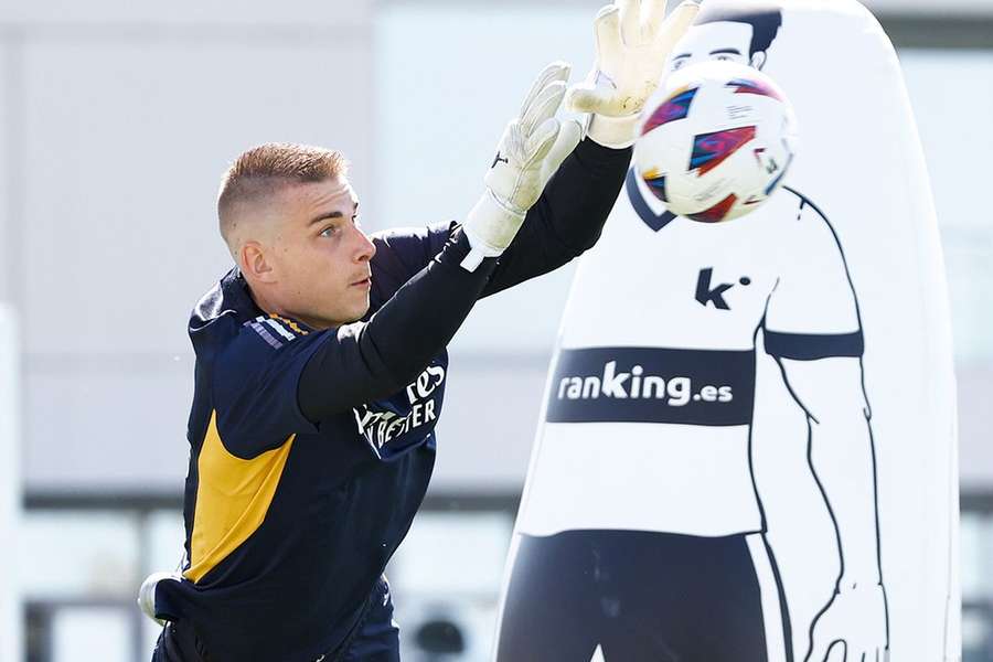 Lunin num treino do Real Madrid