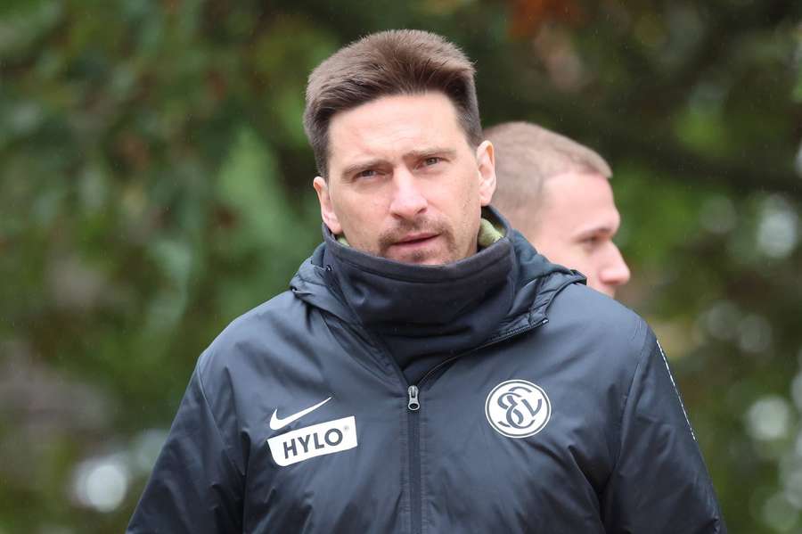 Elversberg-Coach Wagner mit neuer Frisur Elversberg-Coach Wagner mit neuer Frisur