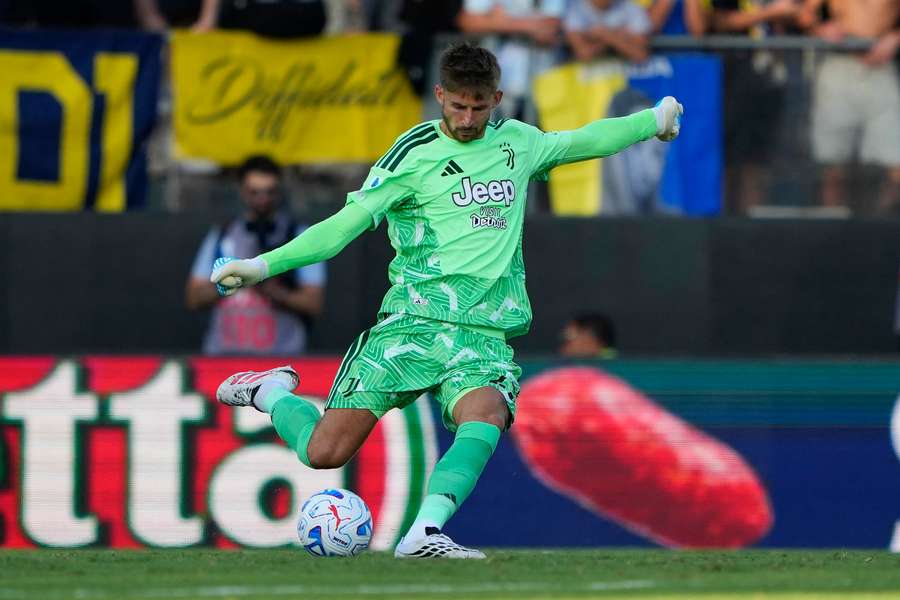 Guglielmo Vicario durante il match contro il Frosinone