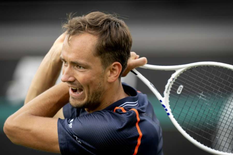 Russian Daniil Medvedev is through to the last eight after defeating Laslo Djere at the Halle Open